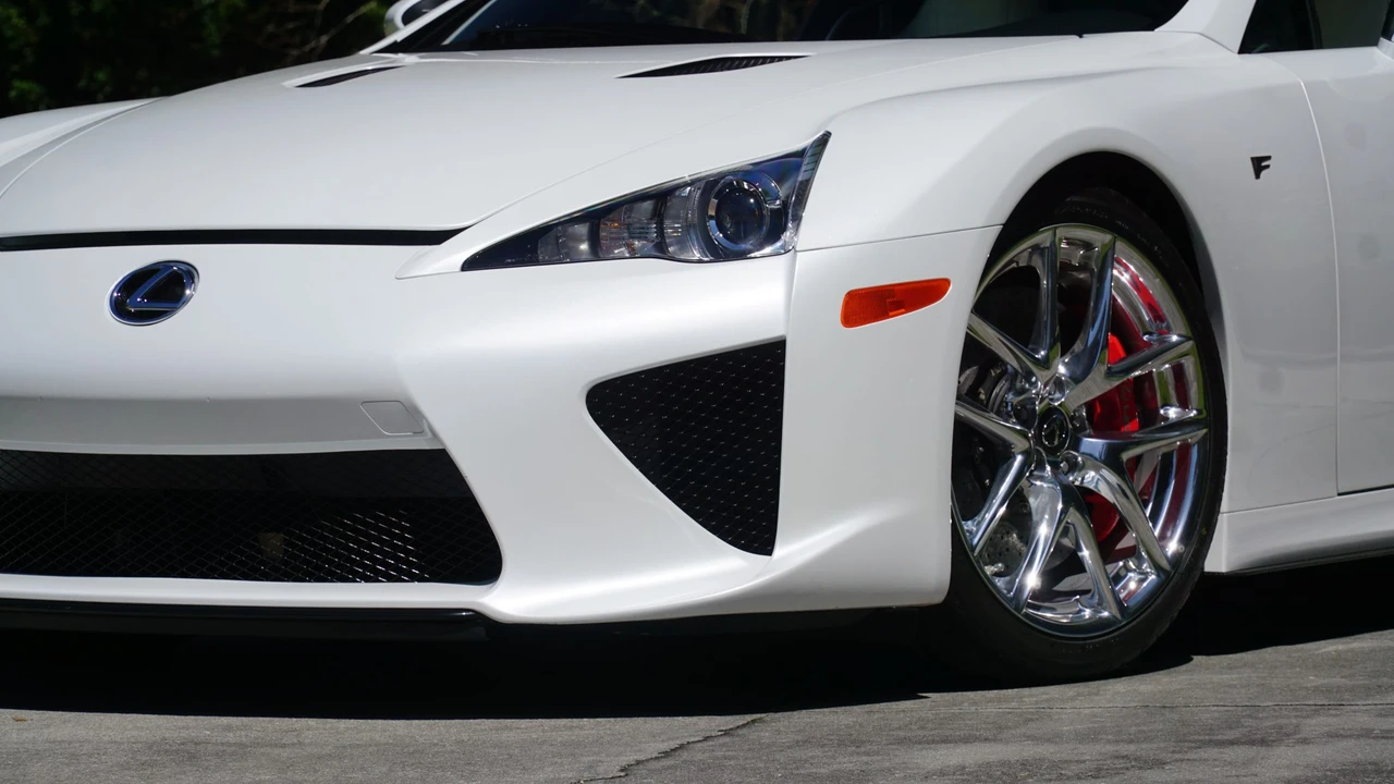 2012 Lexus LFA - Image 26 of 31