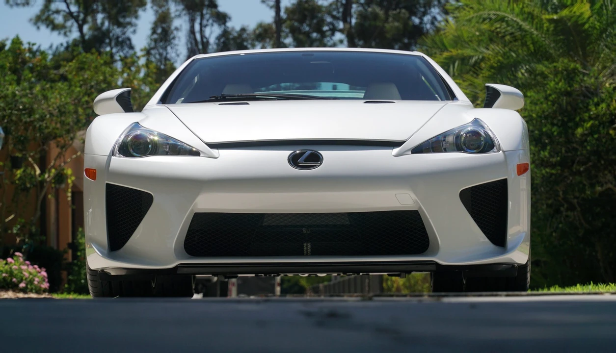 2012 Lexus LFA - Image 19 of 31