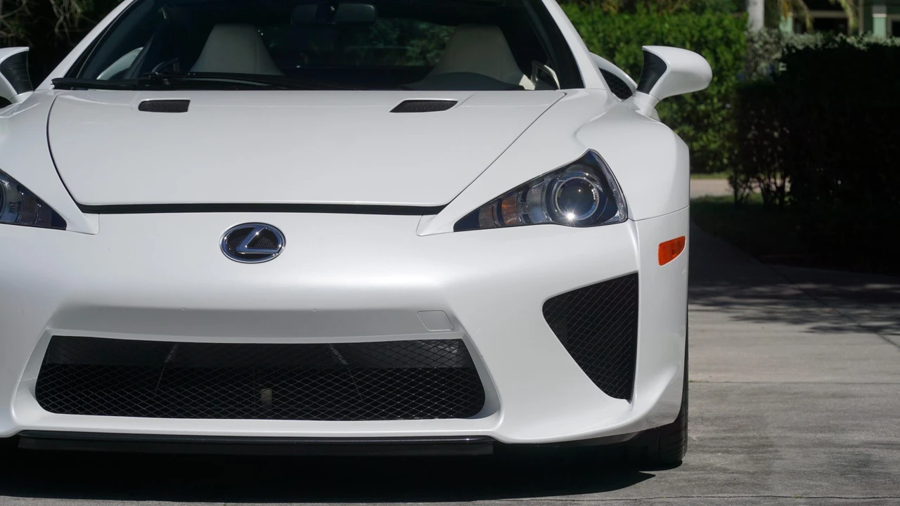 2012 Lexus LFA - Image 24 of 31