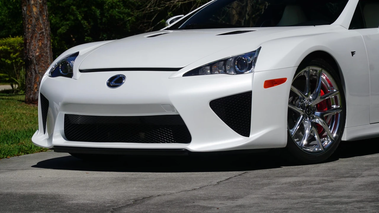 2012 Lexus LFA - Image 27 of 31
