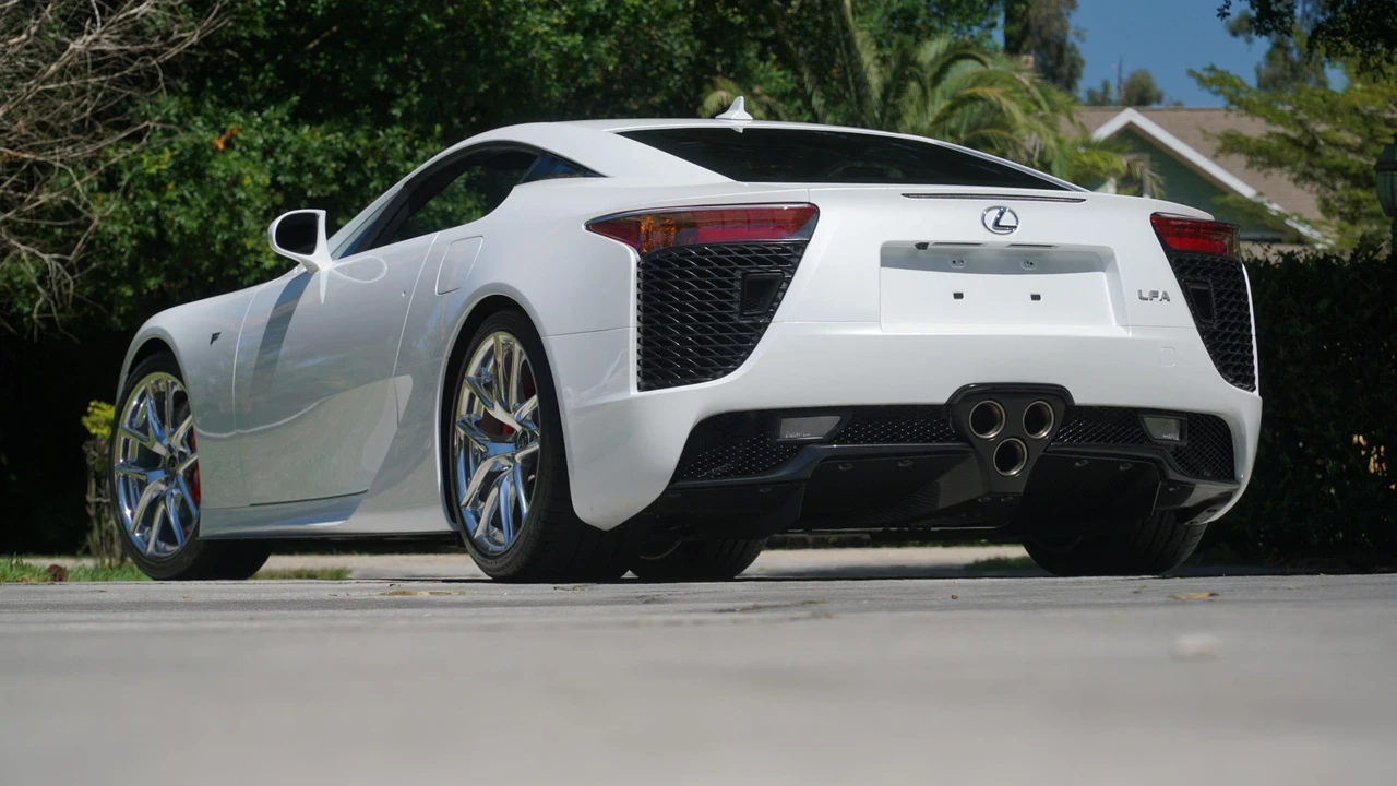 2012 Lexus LFA - Image 8 of 31