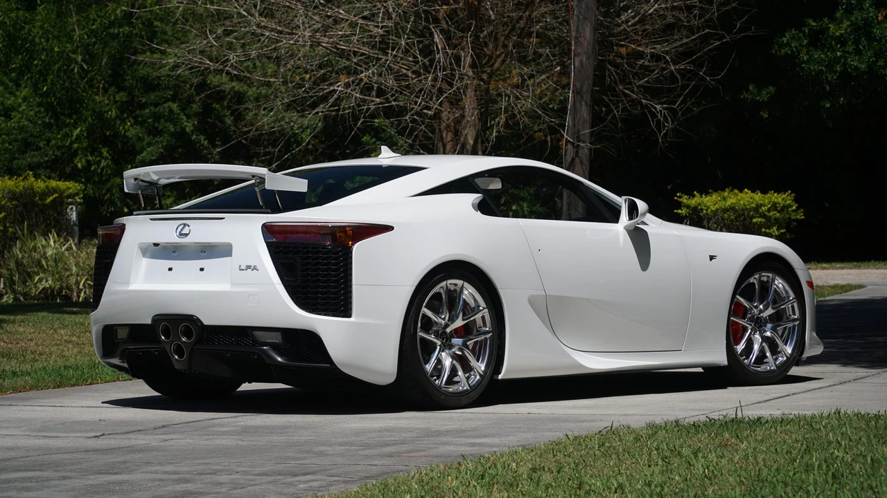 2012 Lexus LFA - Image 11 of 31