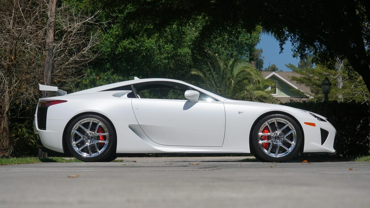 2012 Lexus LFA - Image 12 of 31