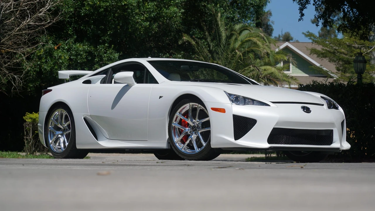2012 Lexus LFA - Image 15 of 31