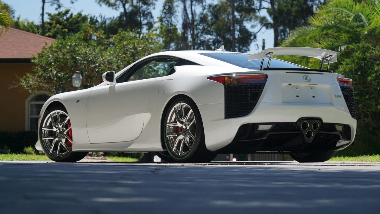 2012 Lexus LFA - Image 7 of 31