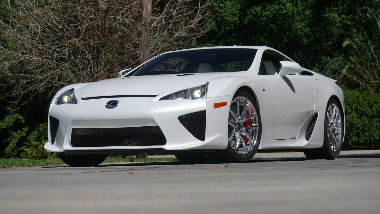 2012 Lexus LFA - Image 2 of 31