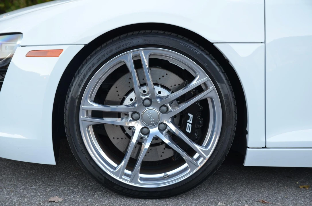 2011 Audi 42 R8 - Image 28 of 31