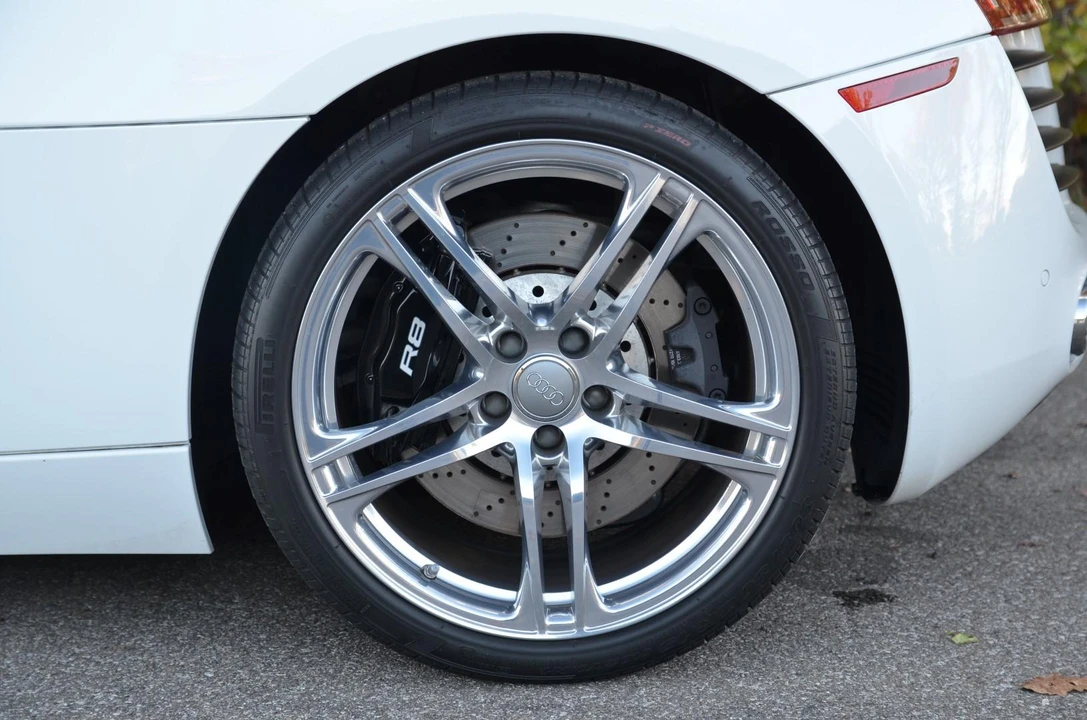 2011 Audi 42 R8 - Image 29 of 31