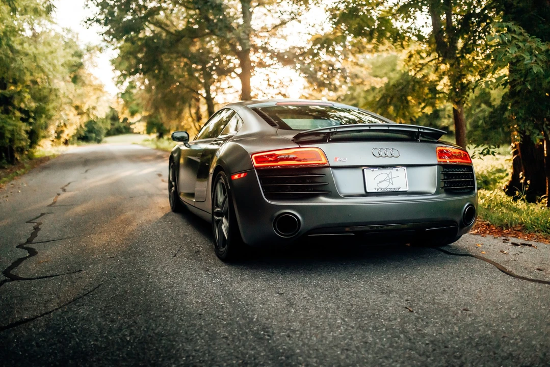 2015 Audi 42 R8 - Image 25 of 31