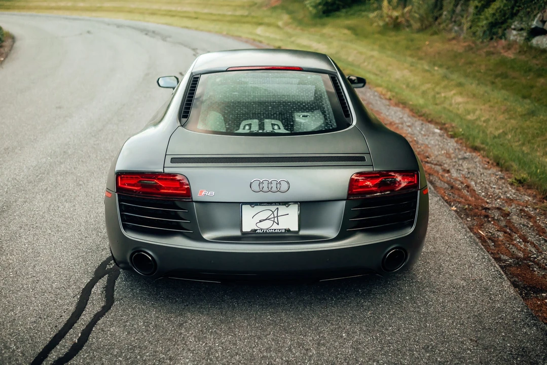 2015 Audi 42 R8 - Image 30 of 31