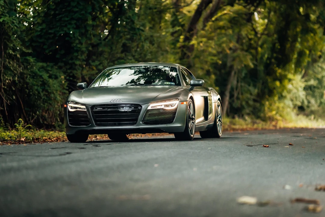 2015 Audi 42 R8 - Image 2 of 31
