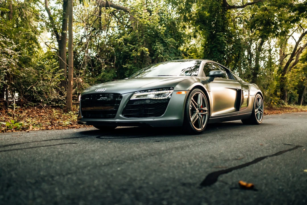 2015 Audi 42 R8 - Image 10 of 31