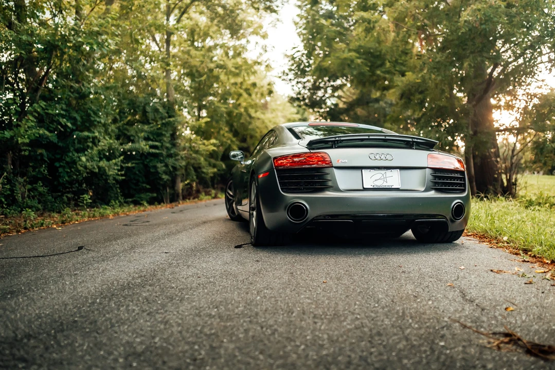 2015 Audi 42 R8 - Image 26 of 31