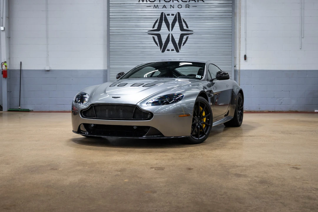 2017 Aston Martin V12 Vantage (2010-2018) - Image 3 of 31