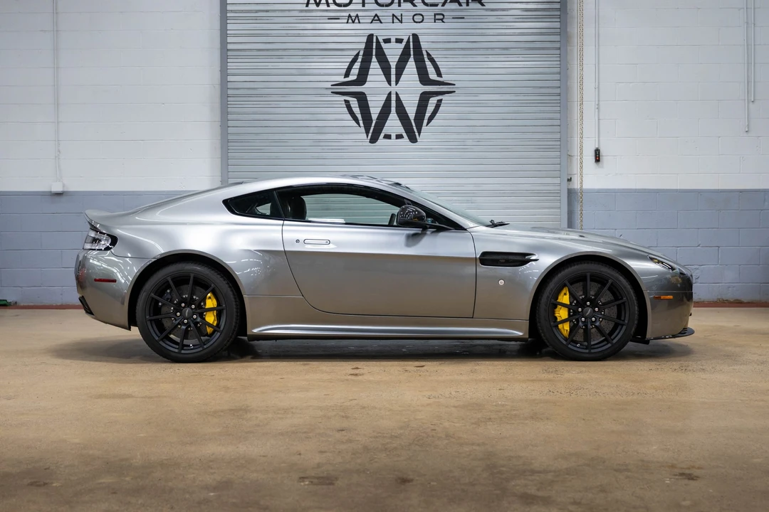 2017 Aston Martin V12 Vantage (2010-2018) - Image 10 of 31
