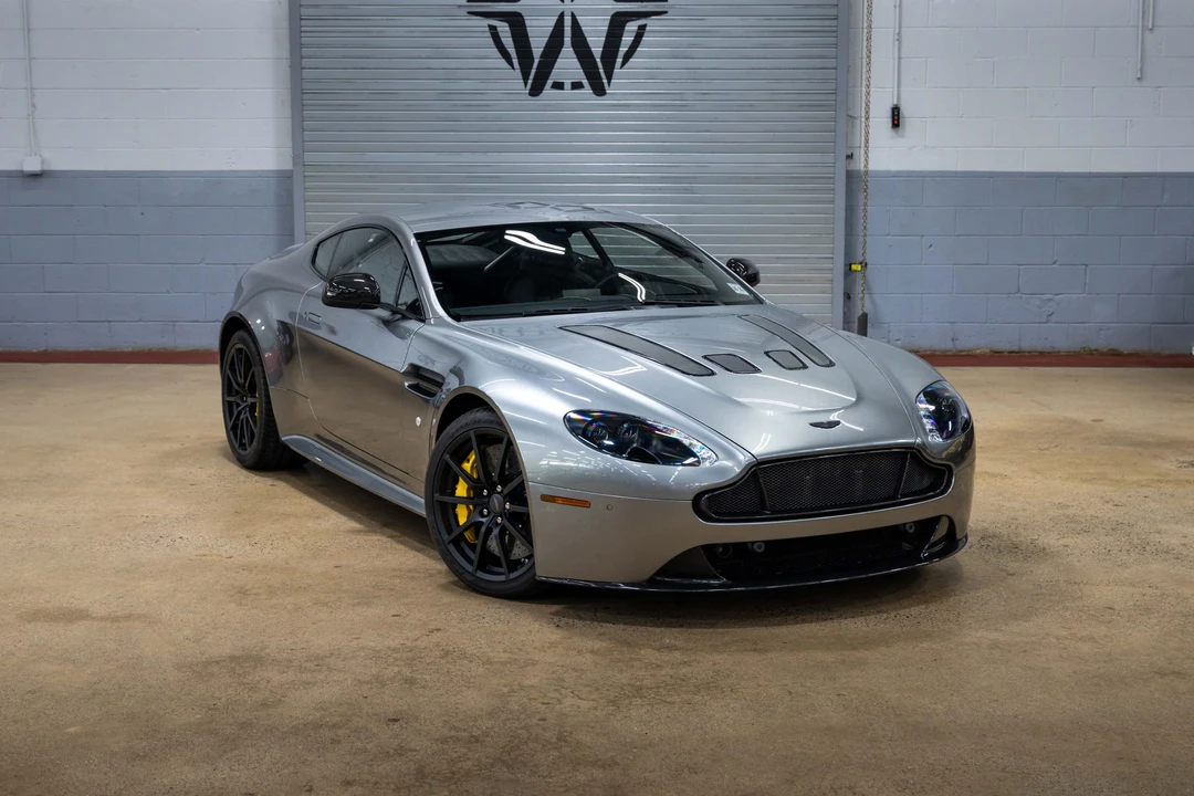 2017 Aston Martin V12 Vantage (2010-2018) - Image 12 of 31