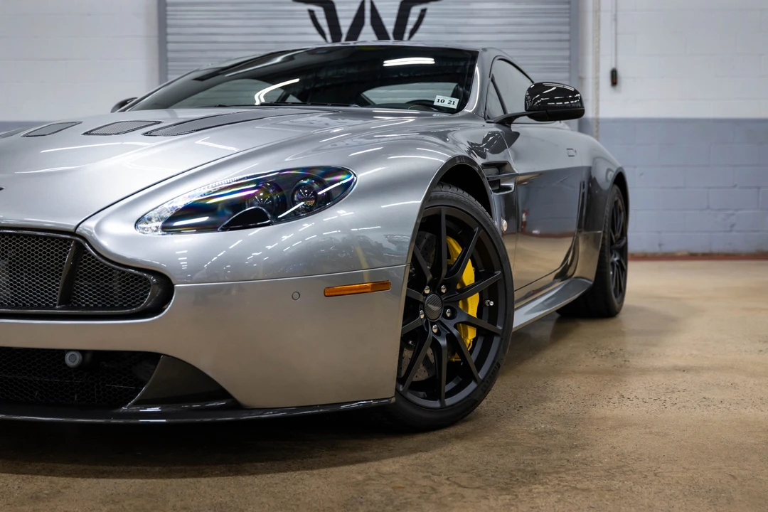 2017 Aston Martin V12 Vantage (2010-2018) - Image 15 of 31