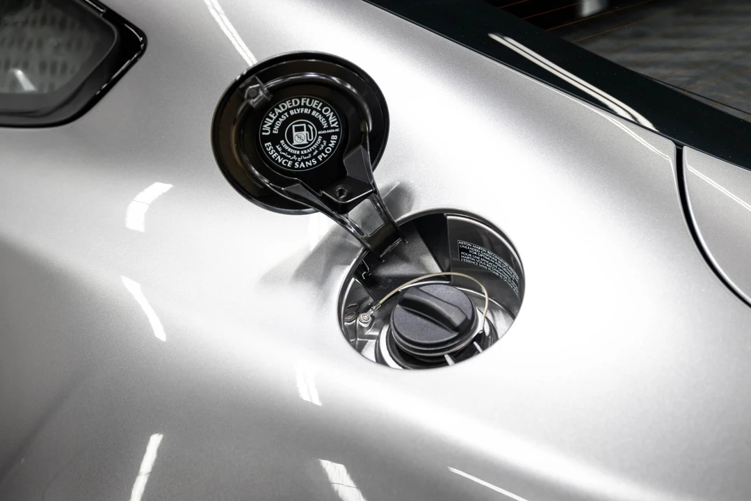 2017 Aston Martin V12 Vantage (2010-2018) - Image 25 of 31