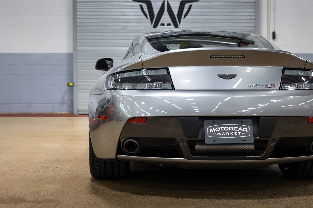 2017 Aston Martin V12 Vantage (2010-2018) - Image 27 of 31
