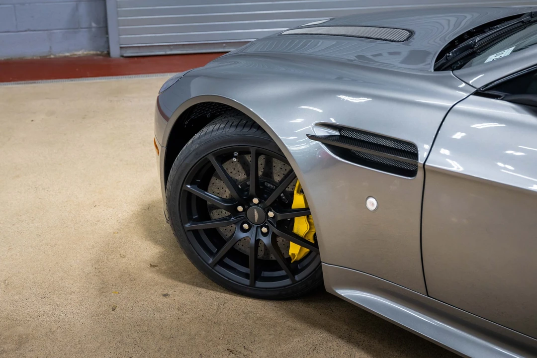 2017 Aston Martin V12 Vantage (2010-2018) - Image 23 of 31