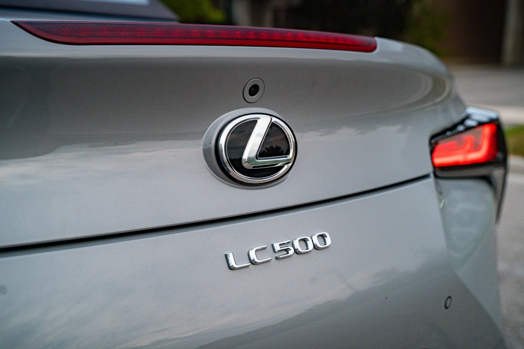 2026 Lexus LC - Image 28 of 31
