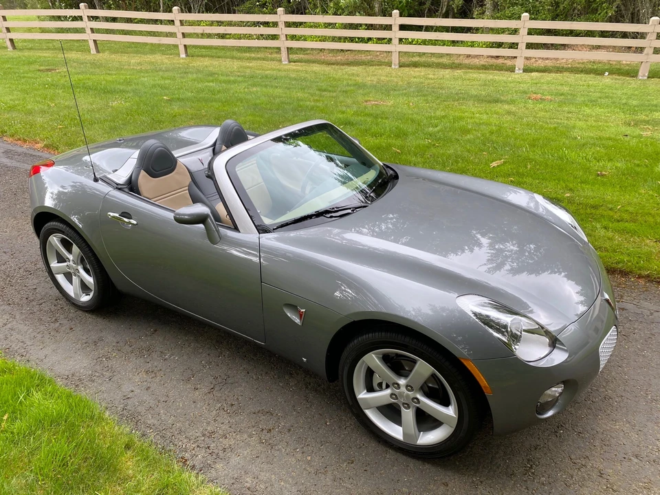 2006 Pontiac Solstice - Image 2 of 31