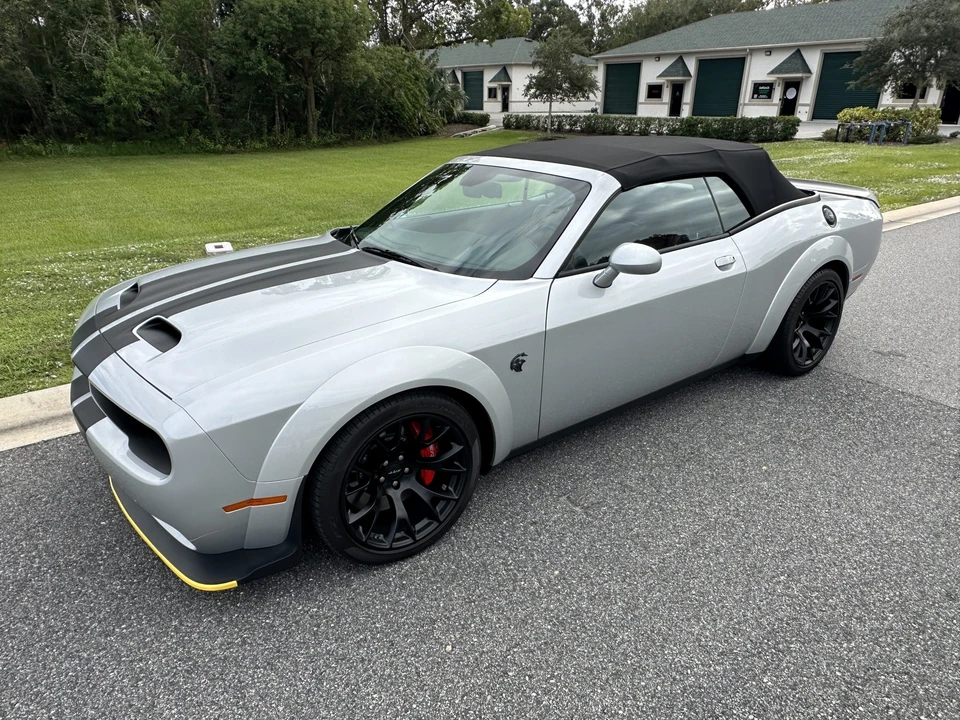 2023 Dodge Challenger SRT Hellcat 3rd Gen - Image 17 of 31