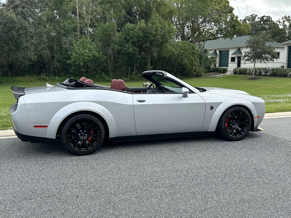 2023 Dodge Challenger SRT Hellcat 3rd Gen - Image 9 of 31