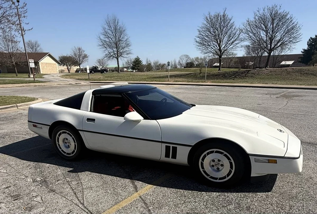 1986 Chevrolet Corvette C4 - Image 8 of 14