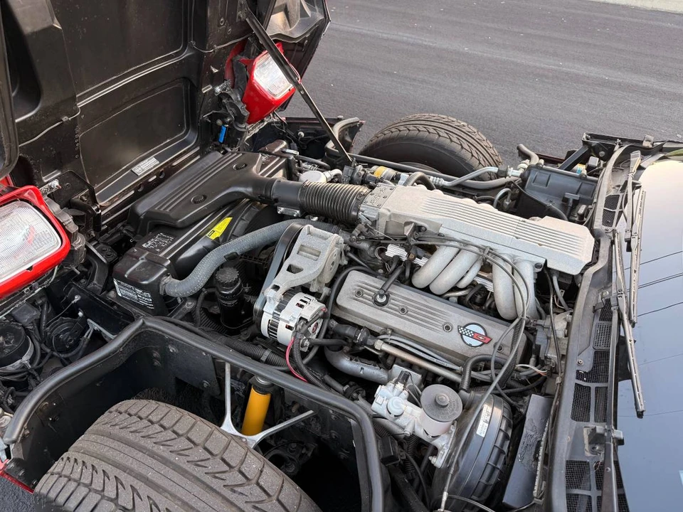 1986 Chevrolet Corvette C4 - Image 15 of 21