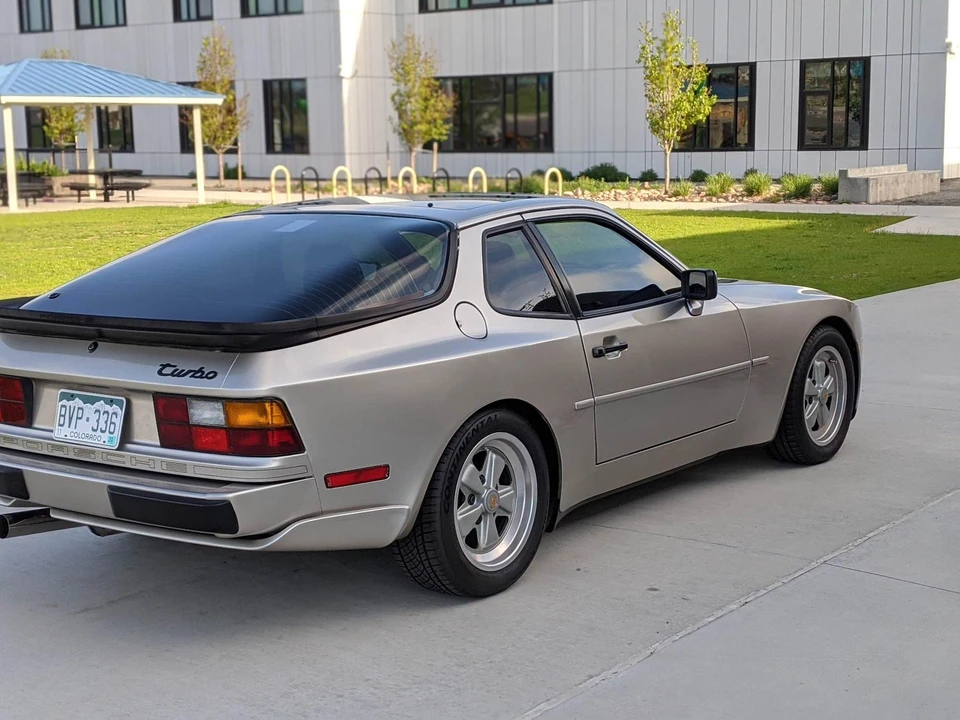 1986 Porsche 944 Turbo - Image 2 of 31