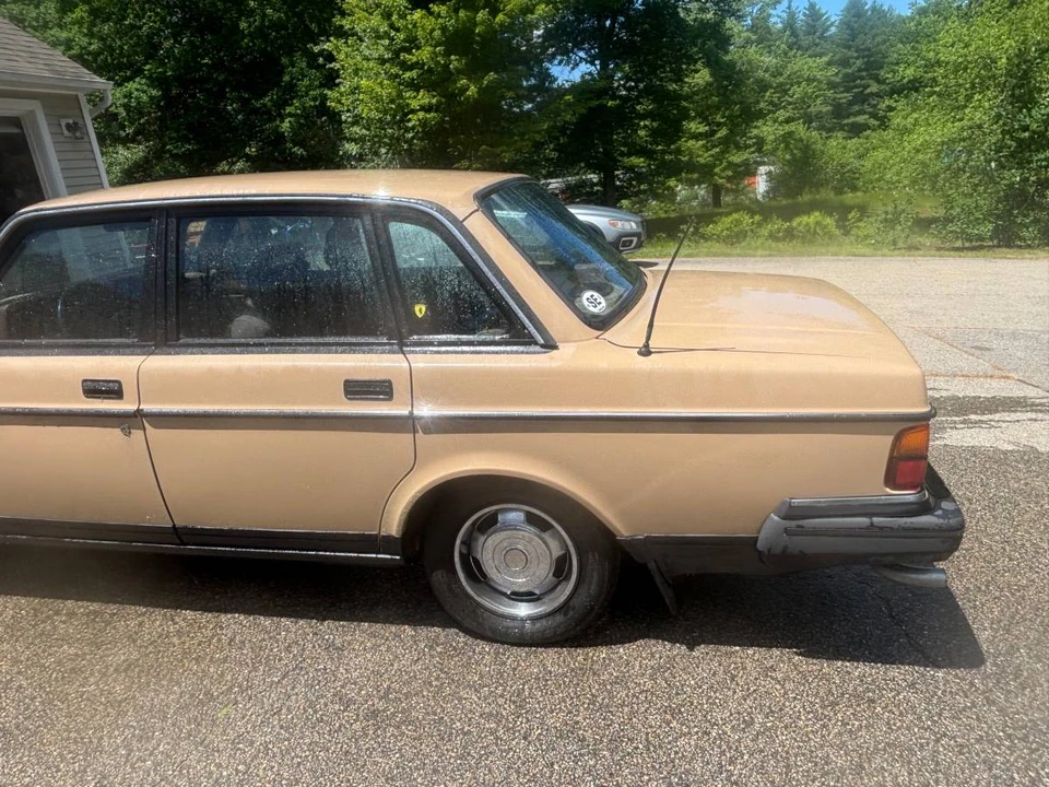 1986 Volvo 244 - Image 6 of 17