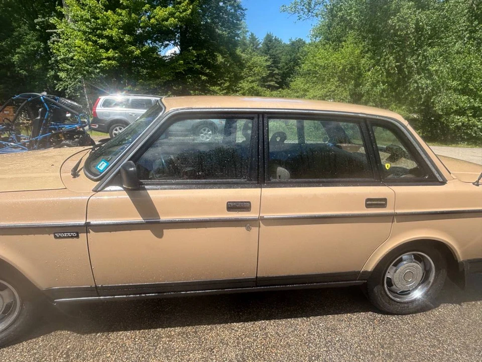 1986 Volvo 244 - Image 4 of 17