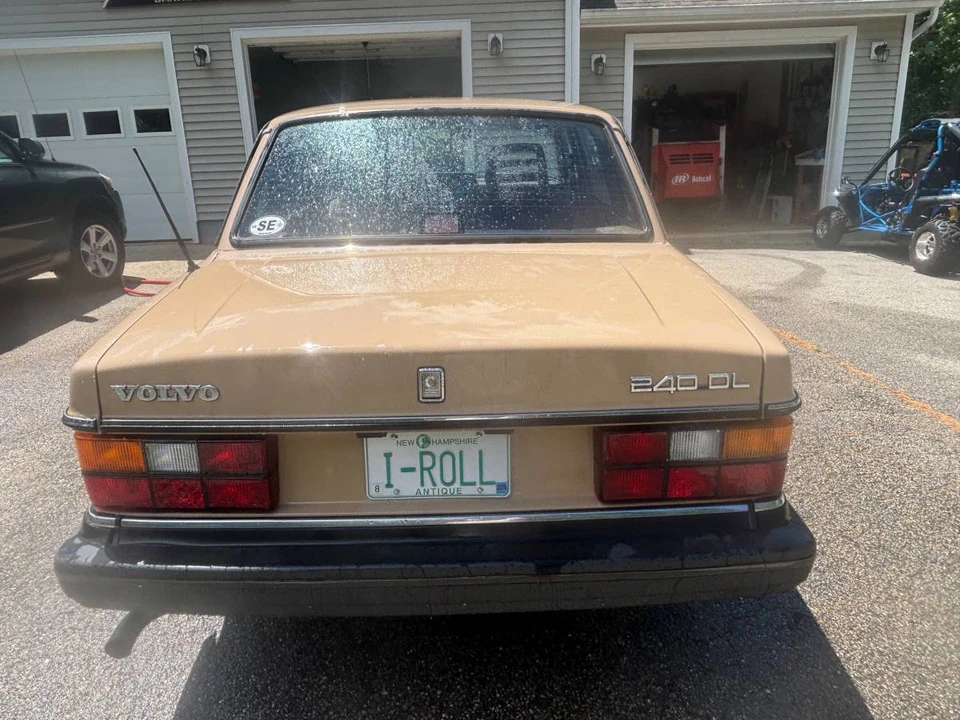 1986 Volvo 244 - Image 7 of 17