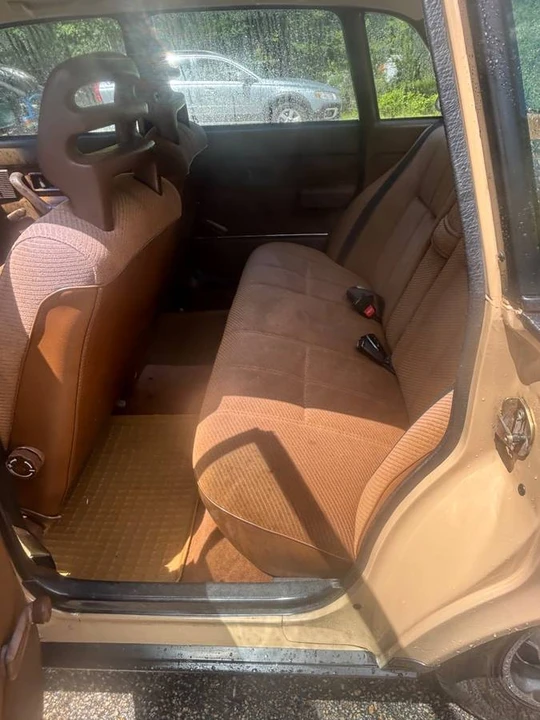 1986 Volvo 244 - Image 15 of 17