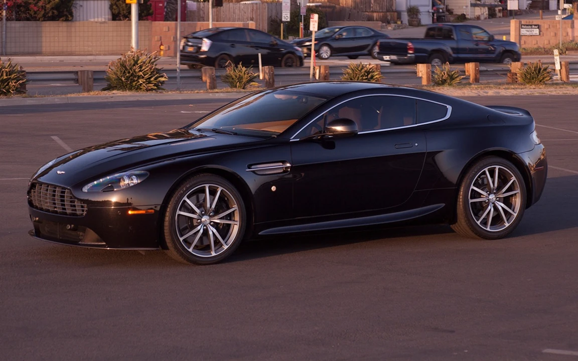 2012 Aston Martin V8 Vantage (2006-2017) - Image 4 of 31