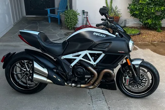 2015 Ducati Diavel Carbon