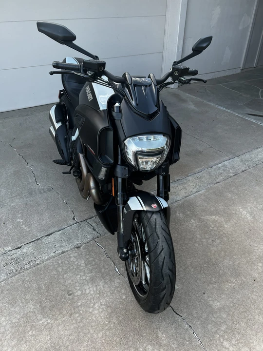 2015 Ducati Diavel - Image 2 of 26