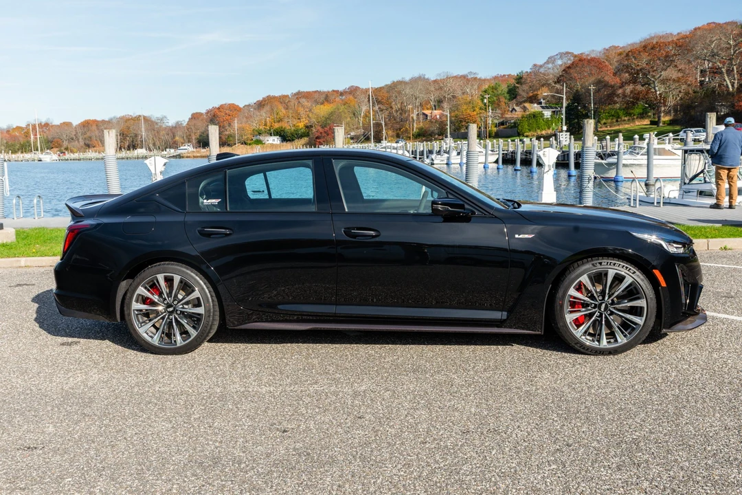2023 Cadillac CT5-V Blackwing - Image 8 of 31