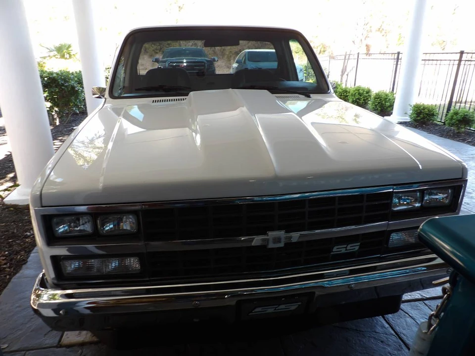 1987 Chevrolet C/K 3rd Gen - Image 4 of 8