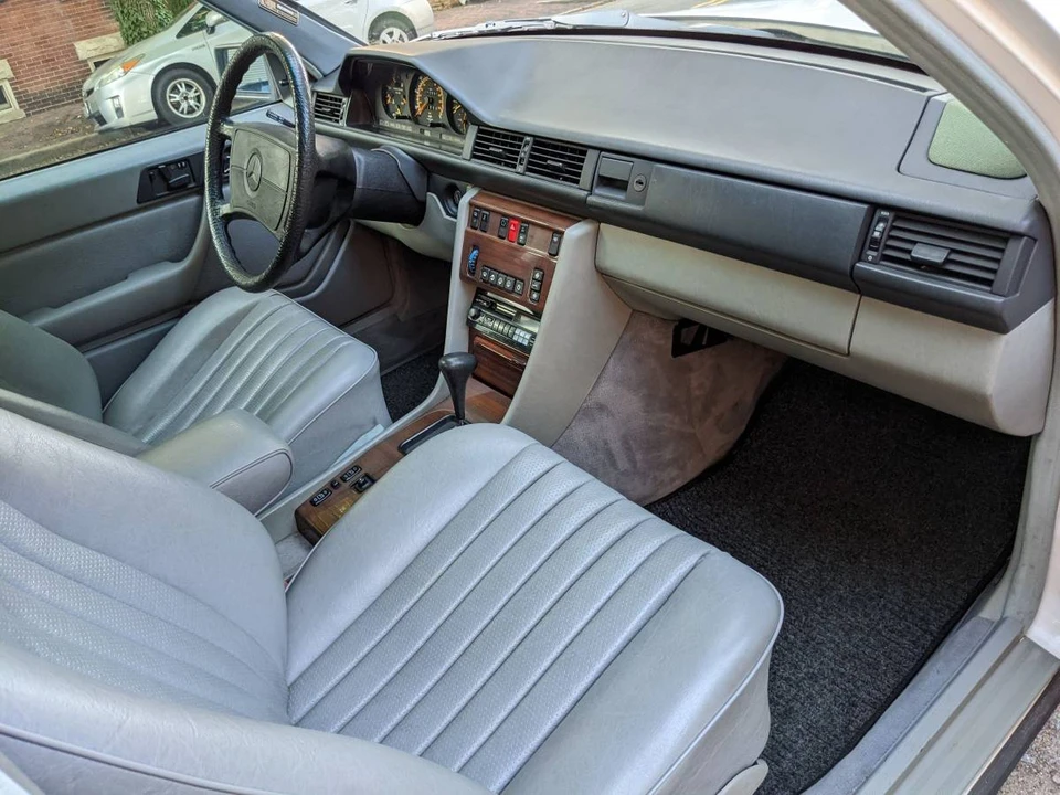 1987 Mercedes-Benz W124 E-Class - Image 12 of 24