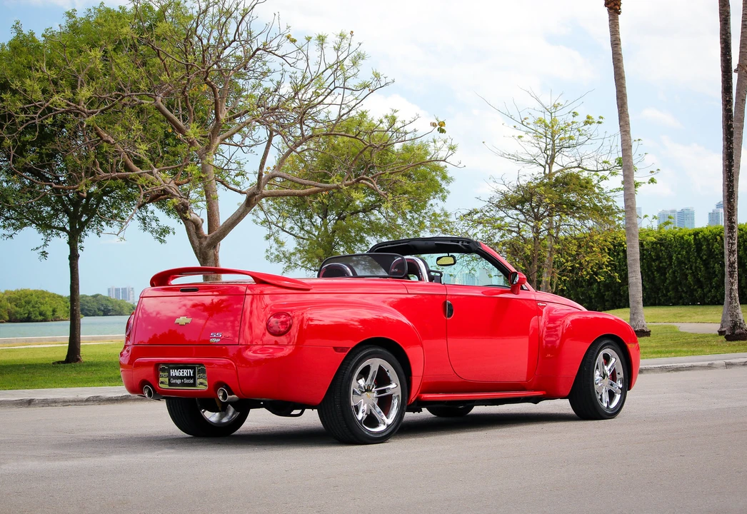 2005 Chevrolet SSR - Image 11 of 31