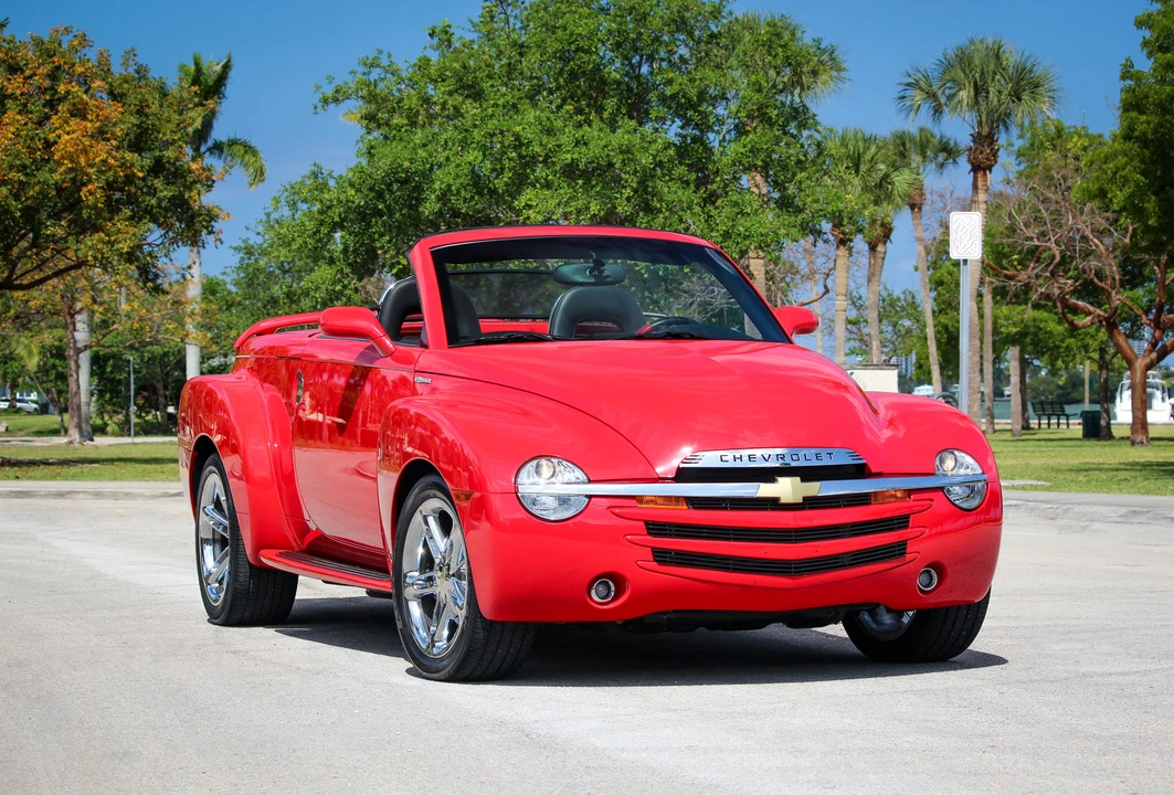 2005 Chevrolet SSR - Image 14 of 31
