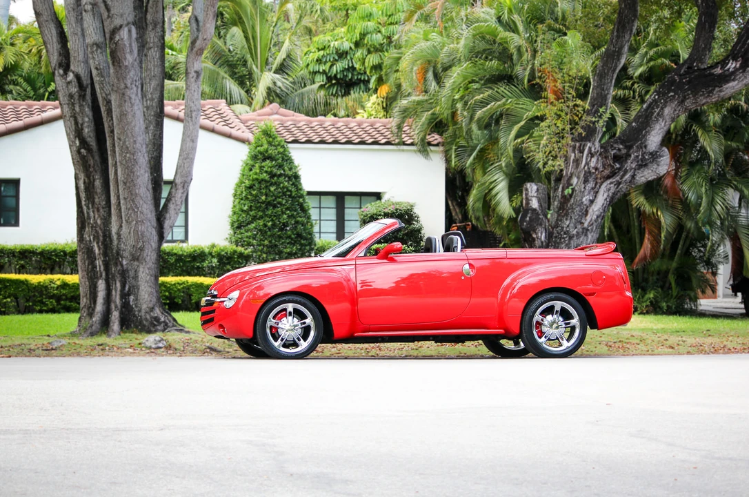 2005 Chevrolet SSR - Image 5 of 31