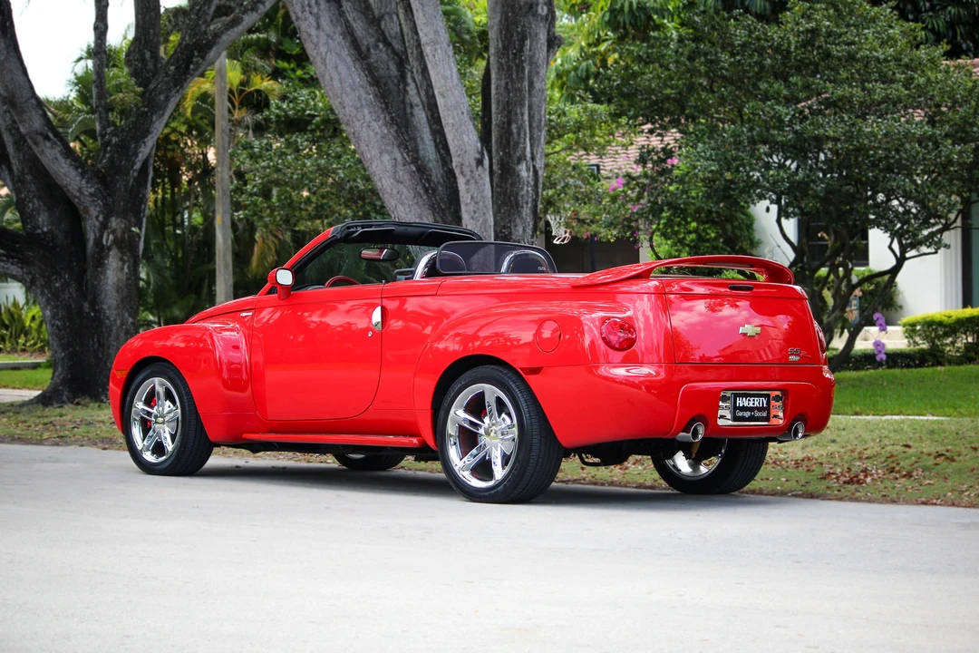 2005 Chevrolet SSR - Image 7 of 31