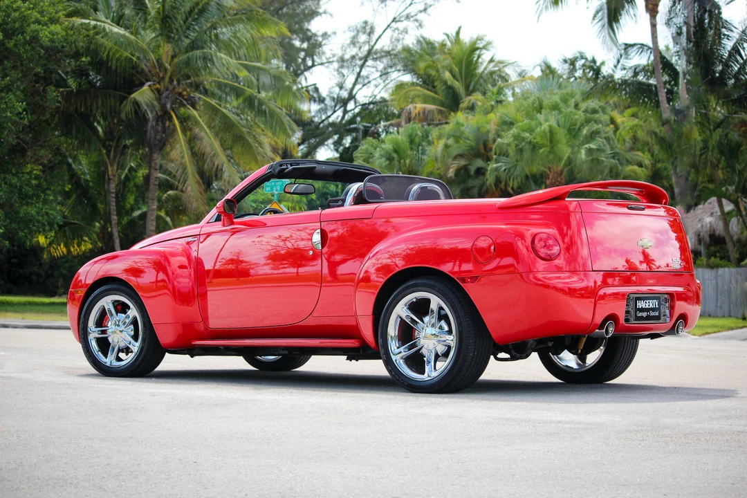 2005 Chevrolet SSR - Image 8 of 31