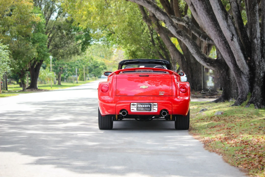 2005 Chevrolet SSR - Image 9 of 31