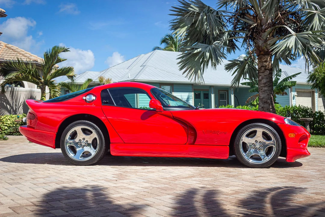 2002 Dodge Viper GTS 2nd Gen - Image 4 of 31