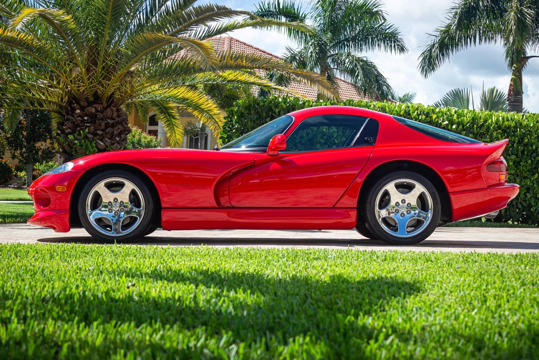 2002 Dodge Viper GTS 2nd Gen - Image 10 of 31