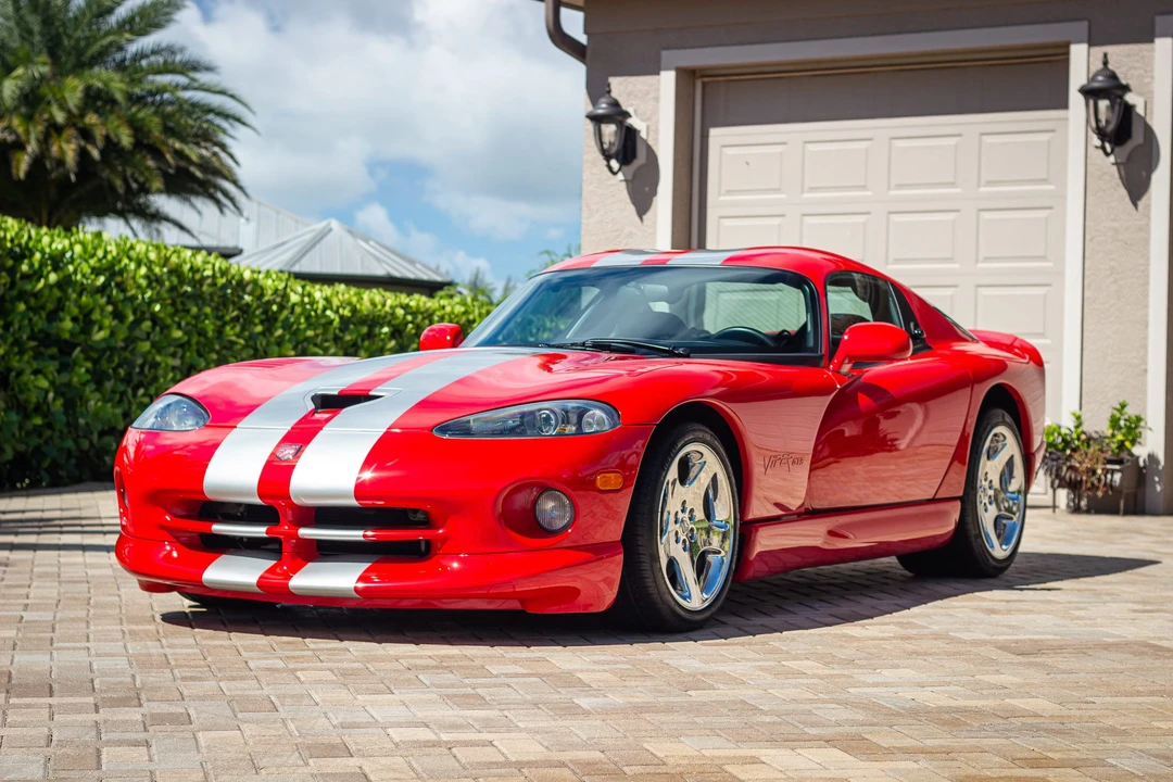 2002 Dodge Viper GTS 2nd Gen - Image 11 of 31